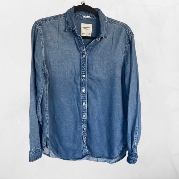 Abercrombie & Fitch Tops - Abercrombie & Fitch Denim Chambray Button Down Shirt - Medium